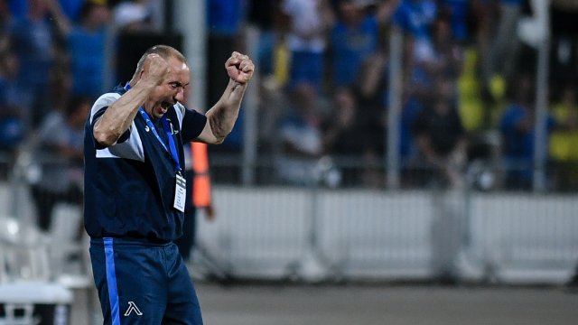 Треньорът на Левски Станимир Стоилов е доволен че отборът е