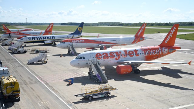 Лондонското летище Лутън прекрати полетите си заради големите жеги които