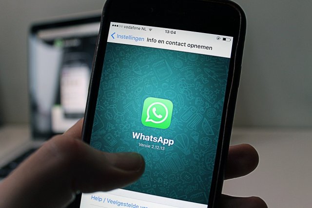 WhatsApp с проблеми заради разпространението на детска порнография