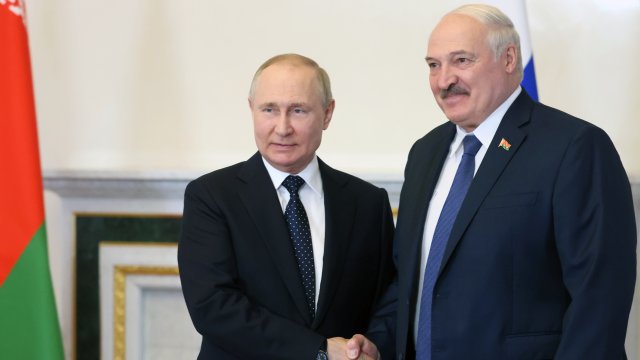 Русия ще снабди Беларус със системи "Искандер-М", обяви вчера руският