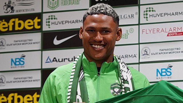 Бразилското крило на Лудогорец Рик Джонатан се контузи тежко на