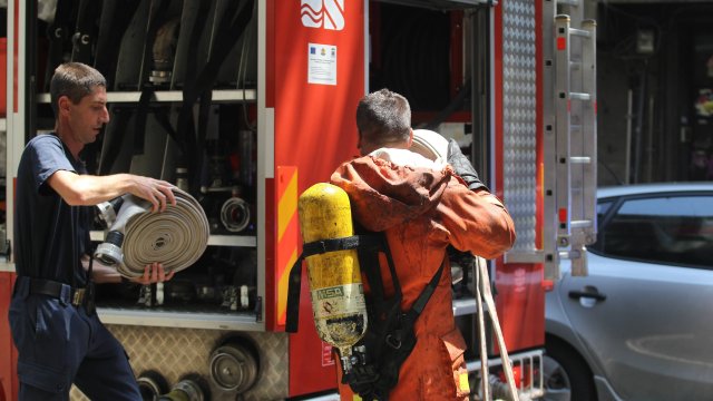 Майка и син загинаха при пожар в дома им в