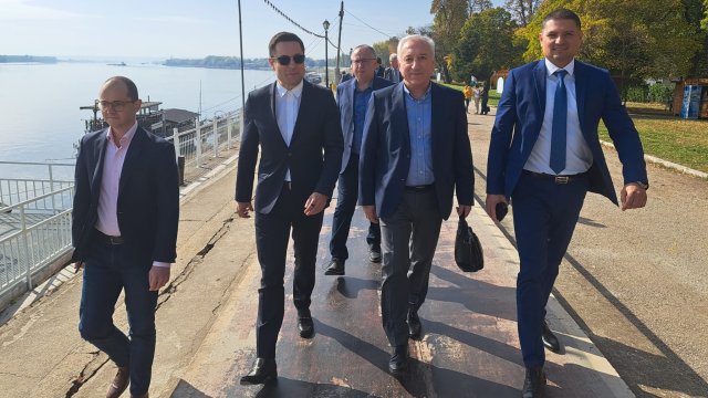 Министърът на иновациите и растежа Александър Пулев информира с писмо