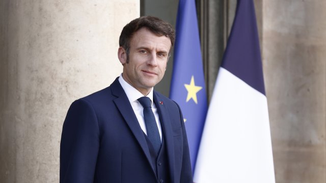 Френският президент Еманюел Макрон поздрави в телефонен разговор със сръбския