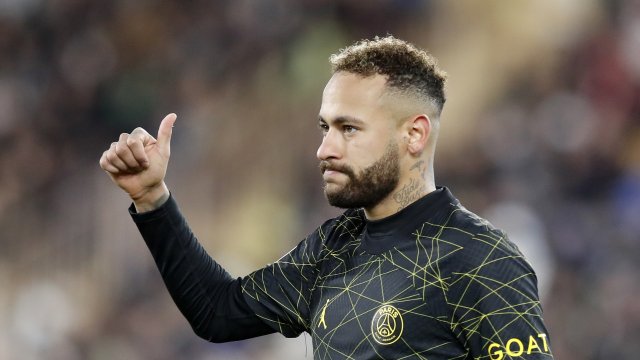 Пари Сен Жермен планира да продаде нападателя Неймар през летния