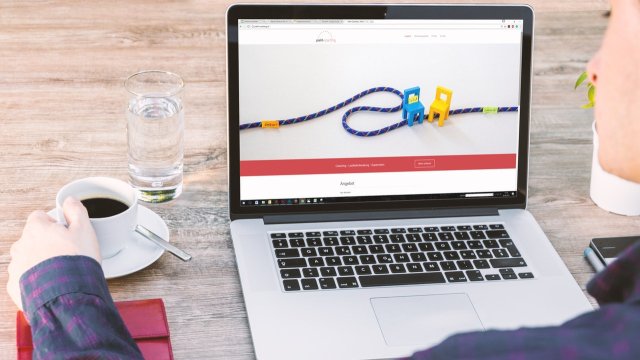 Обикновено когато един сайт започне да набира сериозна скорост в