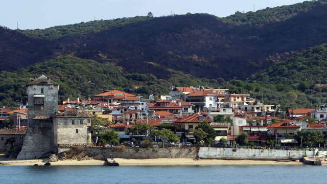 Гърция удължи срока на мерките за ограничаване на коронавируса За