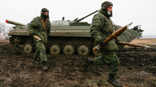 През изминалото денонощие 12 военнослужещи са получили различни по тежест
