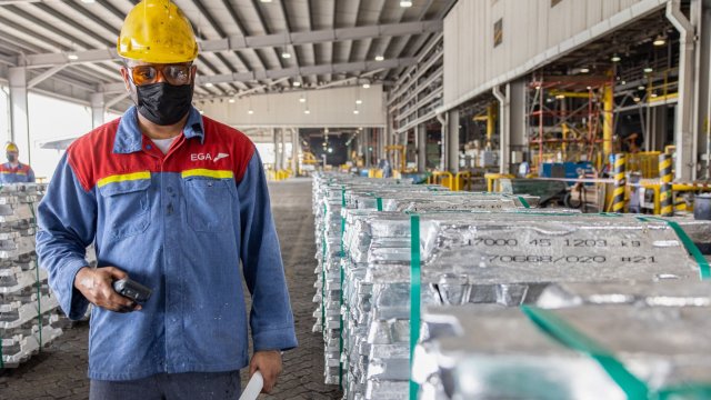 Правителството на САЩ обмисля да забрани изцяло вноса на алуминий
