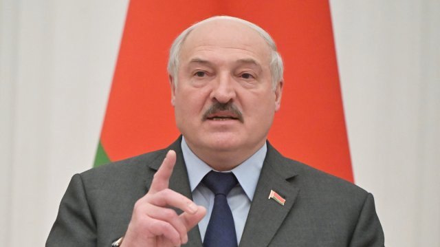 Беларуският лидер Александър Лукашенко заяви че Украйна е предложила на