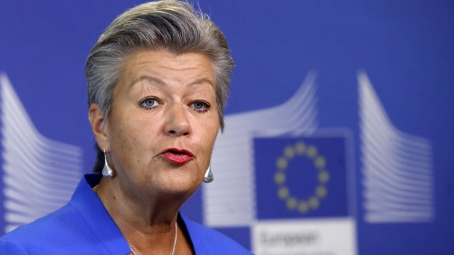 Европейската комисия (ЕК) се надява страните извън Шенген като България,