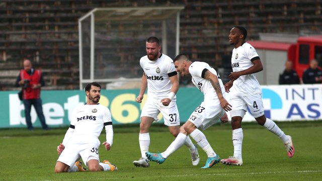 Славия победи Левски с 2 1 в изключително драматичен отложен мач