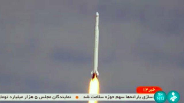 Иран изглежда се подготвя за изстрелване на ракета в Космоса