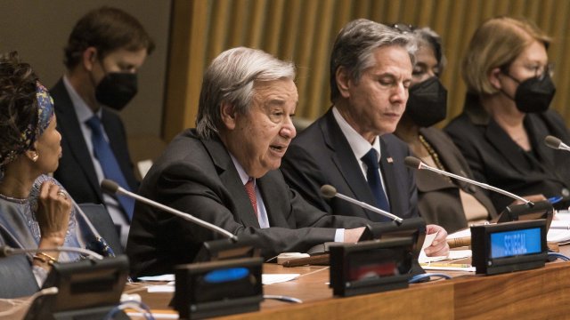 Заради руското нашествие в Украйна нейните черноморски пристанища са затворени