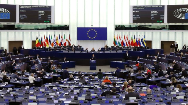 Европейският съюз прие санкции срещу активите на Кремъл използвани за