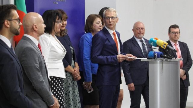 961 млн лв повече инвестира държавата в образование и наука