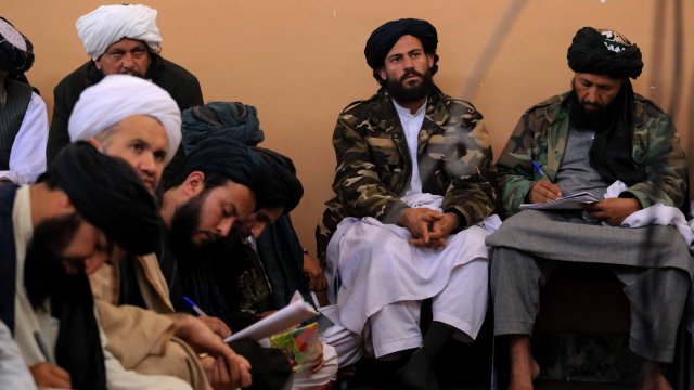 Правителството на Афганистан, съставено от движението "Талибан", е разпуснало редица