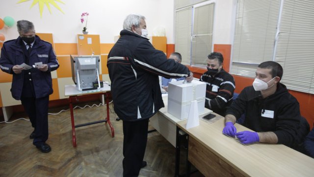 Харесайте страницата ни във Facebook