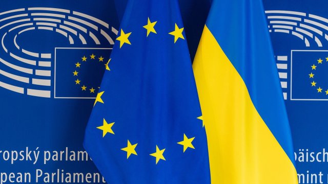Европейският парламент прие резолюция с която призовава ЕС да предостави