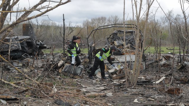 Труповете на 44 цивилни са били открити в развалините на