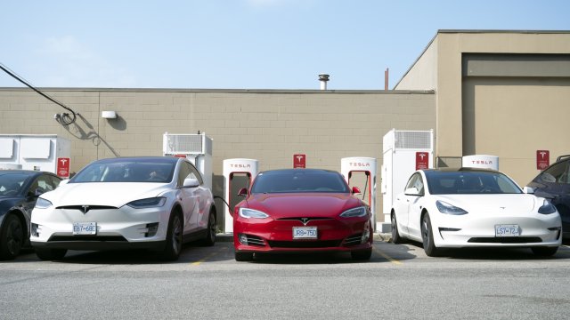 Производителят на електромобили Tesla счупи рекорда си по продажби в Китай през