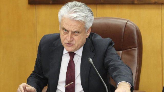 Решението за експулсирането на 70 руски дипломати от България не