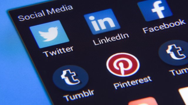 Руските власти блокираха социалните мрежи Facebook и Twitter в отговор