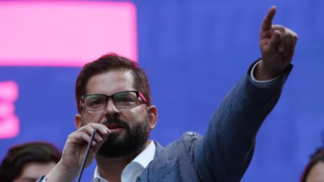 Чилийците гласуват днес на втори тур за президент като вотът