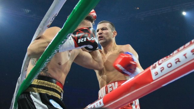Тервел Пулев ще се завърне на професионалния ринг срещу боксьор