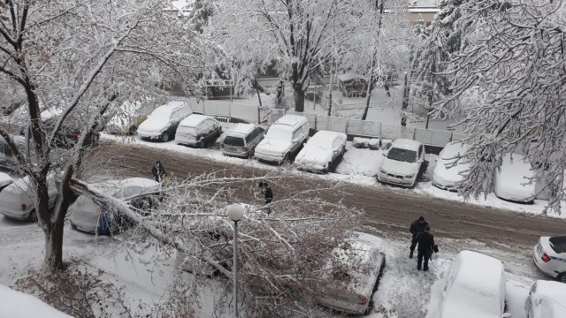 На места в София снегопочистването не е било адекватно през