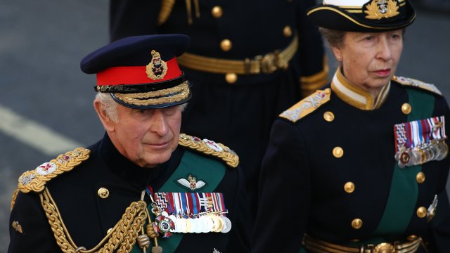 Ковчегът с тленните останки на кралица Елизабет II вече е