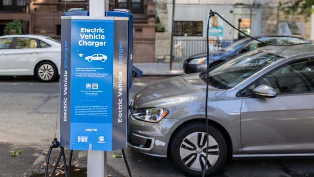 Държавата Уганда е готова да доставя електромобили на Русия съобщи