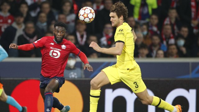 Челси победи с 2 1 Лил в реванша от 1 8 финалите на