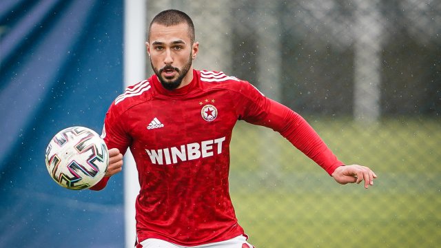 Националът на ЦСКА Георги Йомов ще пледира невинен пред УЕФА след