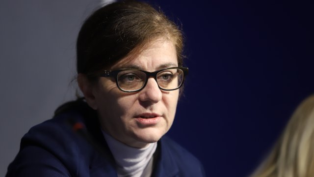 Министърът на външните работи Теодора Генчовска участва днес в извънредно