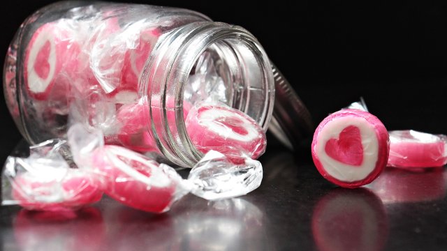 Титановият диоксид титанов двуокис омайва клиентите Когато към сладкишите десертите готовите супи