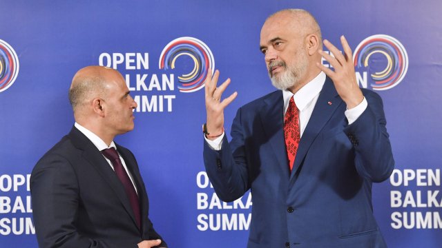 В Солун премиерът на Албания Еди Рама представи македонския си