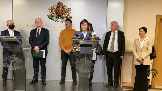 Настояваме да се увеличат като процент и като средства парите