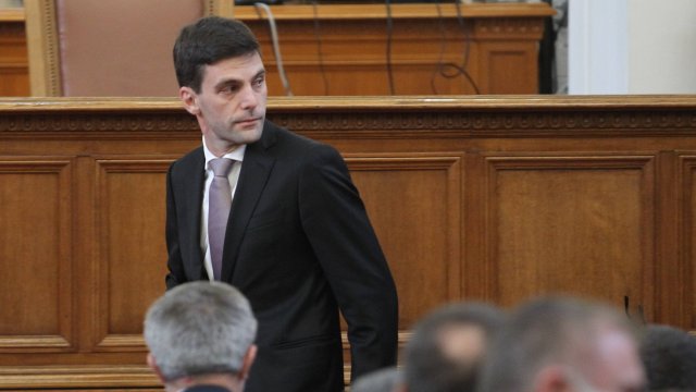 Председателят на парламента Никола Минчев коментира, че няма опасност от