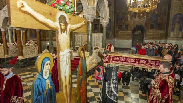 На Светли вторник се отдава почит на Света Богородица По