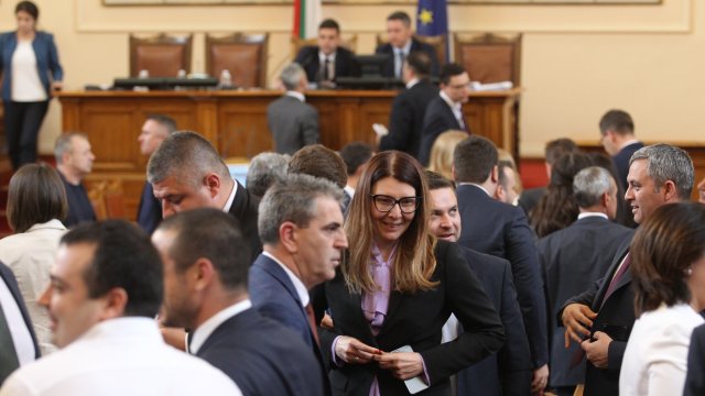 От Продължаваме промяната са намерили част от необходимия им брой