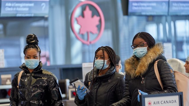 С цел ограничаване разпространението на коронавируса в Канада гражданите пристигащи
