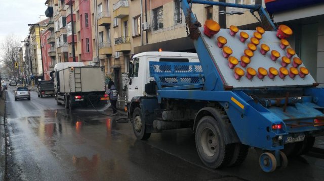 Във връзка с по високите температури кметът на София Йорданка Фандъкова