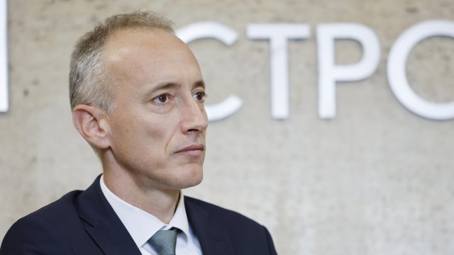 Образователните системи са най-контролираната и най-безопасната среда, каза Вълчев.