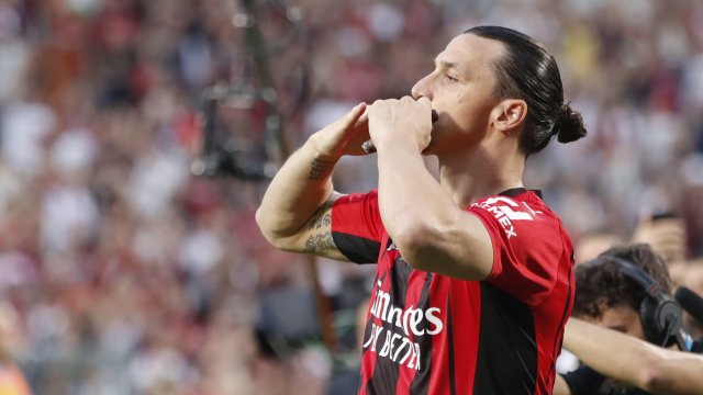 Златан Ибрахимович ще подпише едногодишно подновяване на договора си с