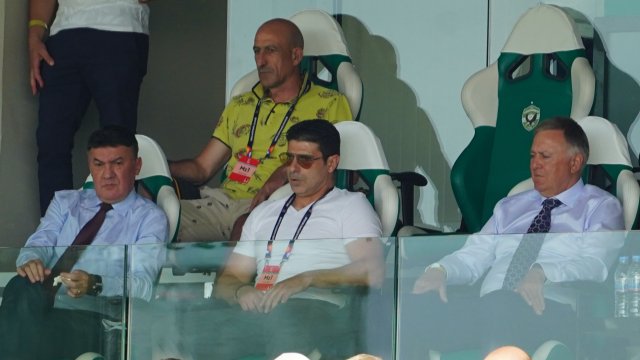 Националният отбор на България по футбол запази 74 ото място в