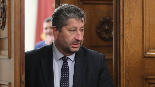 Съпредседателят на Демократична България  Христо Иванов изрази загриженост спрямо заявката на
