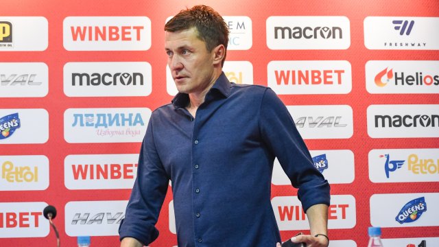 Треньорът на ЦСКА Саша Илич говори пред медиите преди дербито
