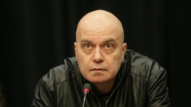 Лидерът на Има такъв народ ИТН Слави Трифонов критикува остро водената
