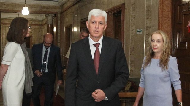 България предоставя военна и военно техническа помощ на Украйна в изпълнение